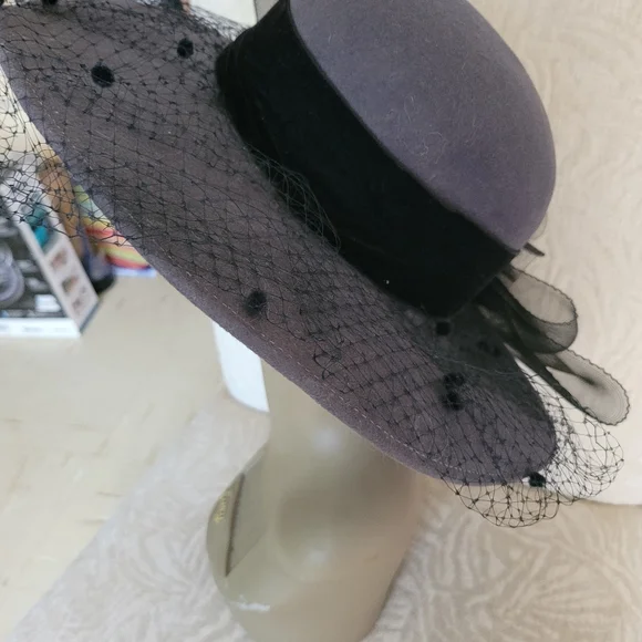 Womens dressy hat - Picture 2 of 2
